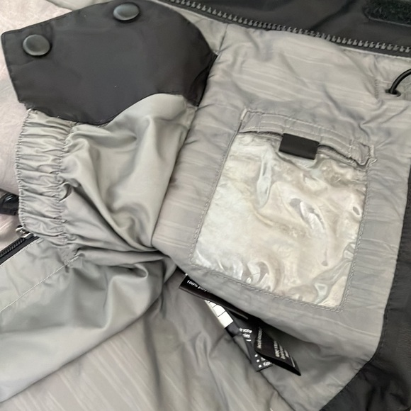 Burton Size L Black Ski/Snowboarding Lightweight Zip Up Windbreaker Jacket - Picture 11 of 12